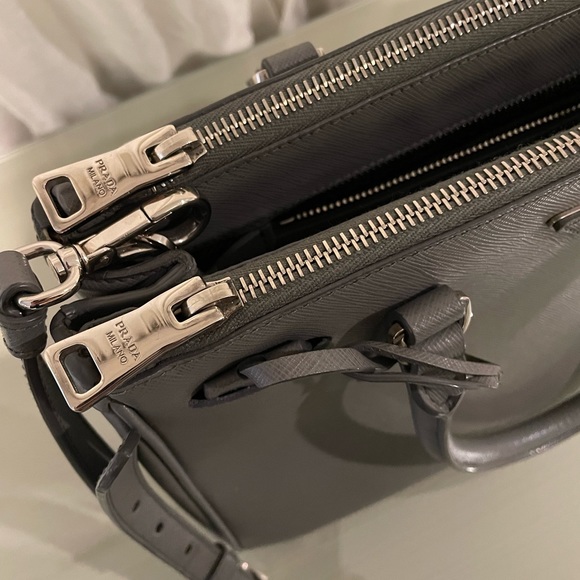 Authentic Saffiano Leather Prada Purse - Picture 11 of 12